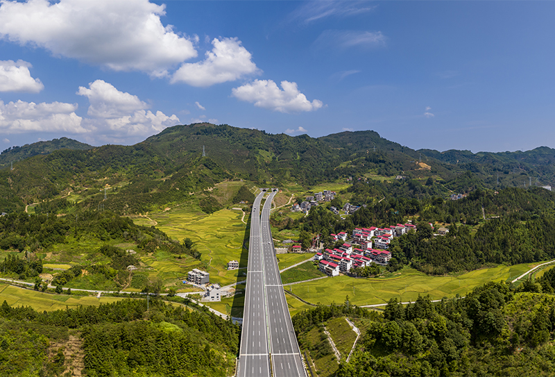 天峨經鳳山至巴馬高速公路