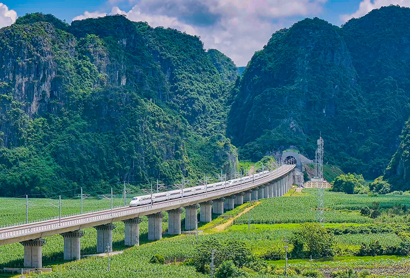 7.南崇公司+張宇恩+崇憑鐵路 “體檢” 之旅+18178631566.jpg 7.南崇公司+張宇恩+崇憑鐵路 “體檢” 之旅+18178631566.jpg